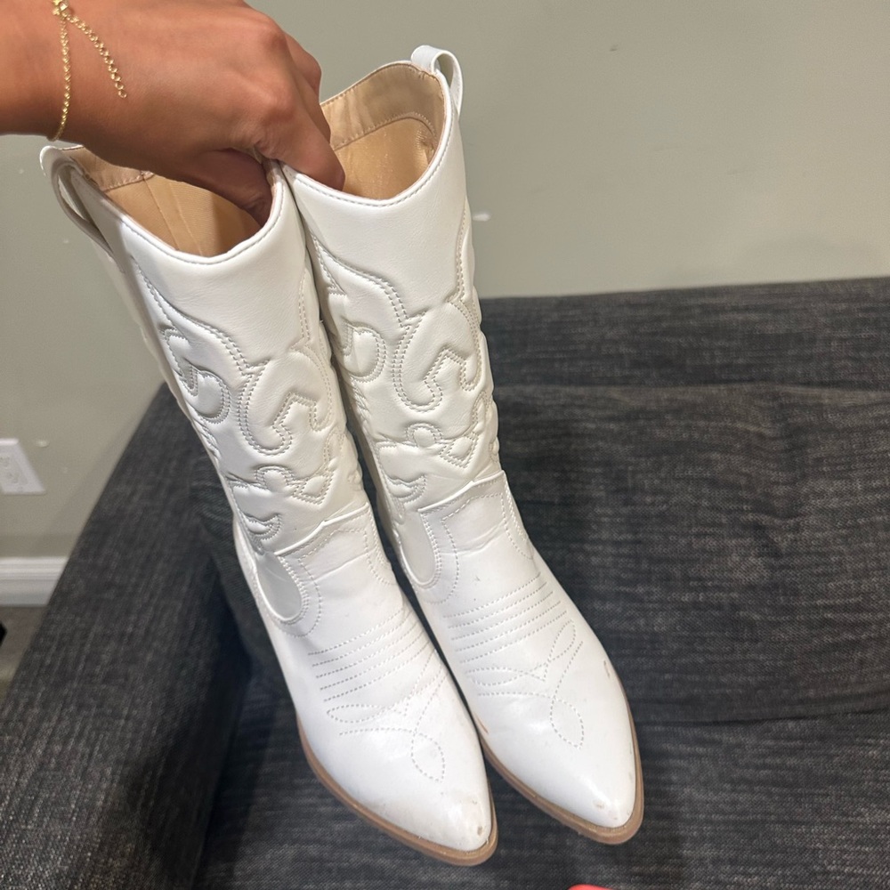 Women's White cowboy Embroidered Boots